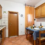 Lovely Near Airport Apartamento