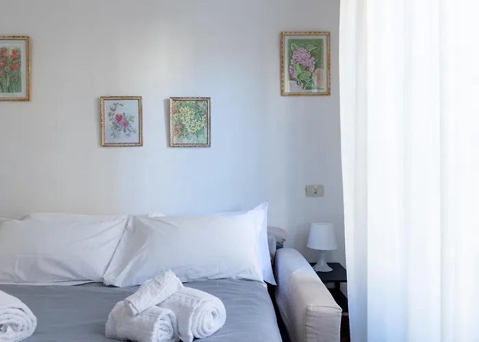 Lovely Near Airport Apartman *